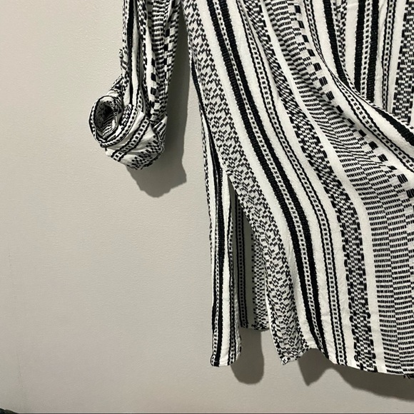 ✨Host Pick✨Keep In Touch Brand Tunic - Picture 4 of 4